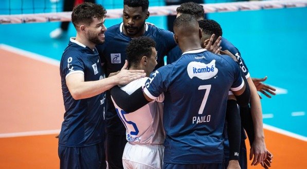 Imagem dos jogadores do Itambé Minas na Superliga Masculina 2024-25