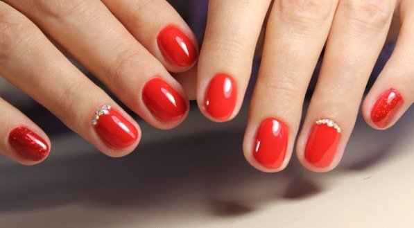 Imagem ilustrativa de unhas vermelhas!