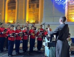 Missa do Galo é celebrada no Recife para centenas de fiéis no Quartel da Polícia Militar de Pernambuco