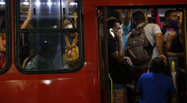 Crise no transporte público: frota de ônibus nunca foi tão velha na Região Metropolitana do Recife