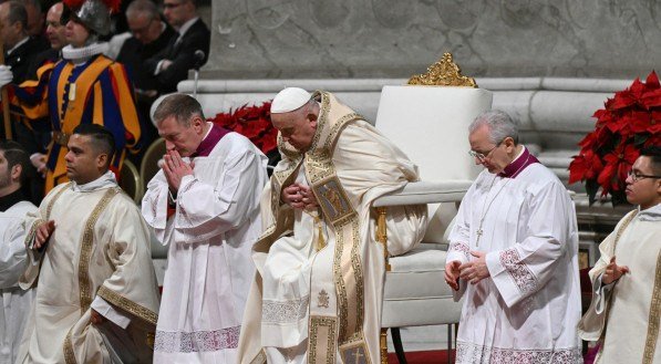 Papa celebra o Natal e inicia o Jubileu 2025, 'Ano Santo' em Roma
