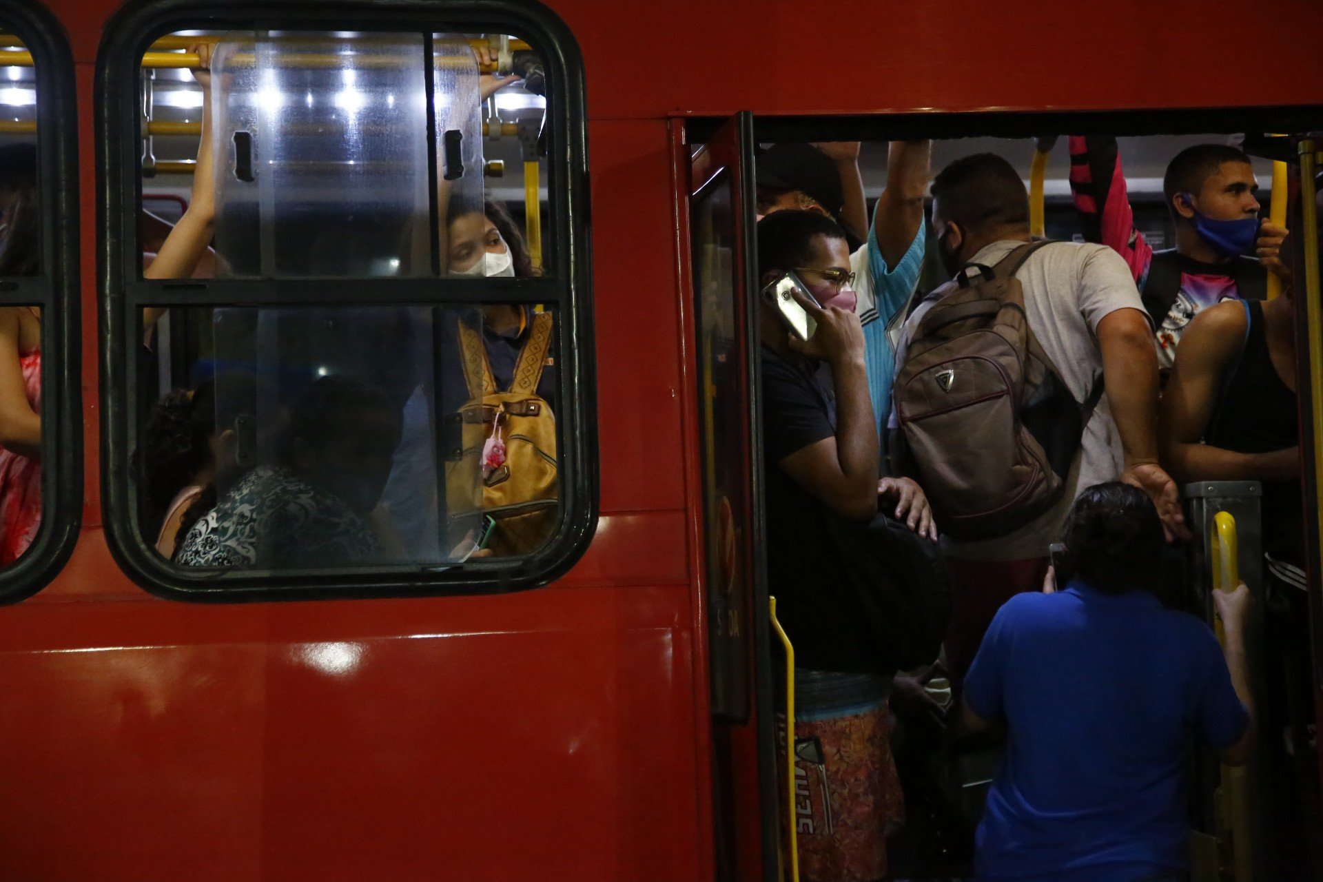 Crise no transporte público: mais da metade dos ônibus em operação no Grande Recife estão além da idade média recomendada
