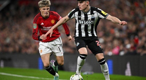 Imagem do confronto entre Manchester United e Newcastle United na Copa da Inglaterra