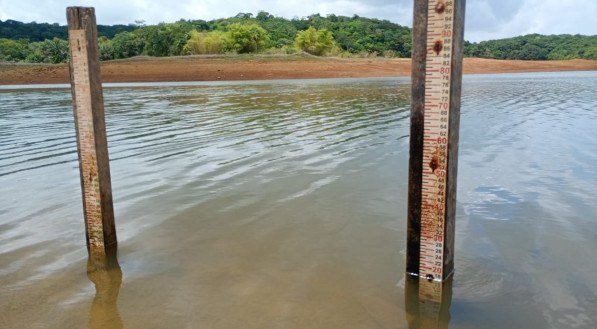 Barragem de Utinga está com apenas 14% da sua capacidade de armazenamento de água