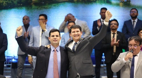Simão foi eleito vice prefeito em 2020 e assumiu a cadeira do poder executivo em 2022
