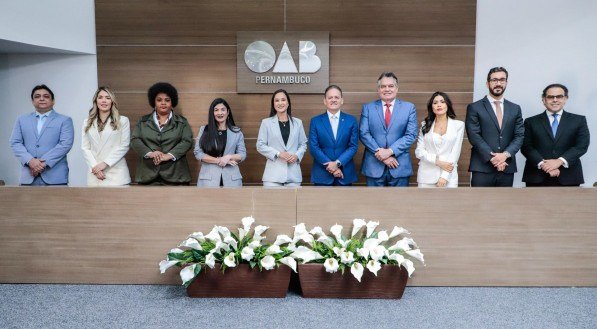 Ingrid Zanella toma posse como primeira mulher a assumir a presidência da OAB Pernambuco