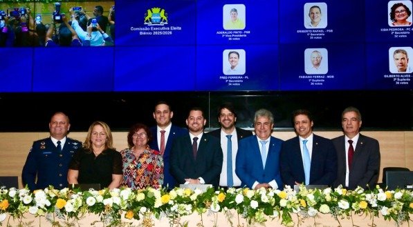 Vereadores do Recife são empossados na Câmara; Romerinho Jatobá é reeleito presidente da Comissão Executiva