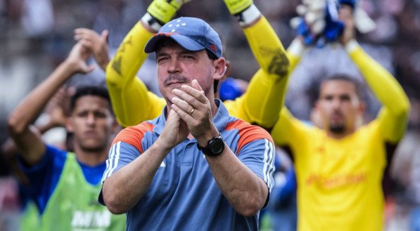 Zagueiro multicampeão pelo Flamengo entra na mira do Cruzeiro