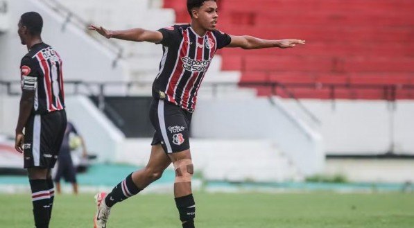 Vinícius Oliveira, artilheiro do Santa Cruz no Campeonato Pernambucano sub-20