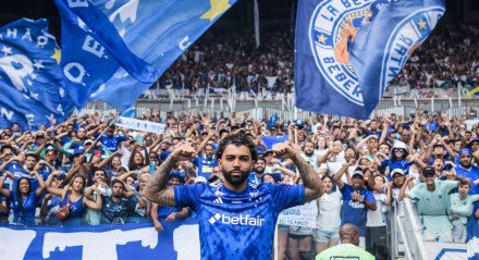 Gabigol exalta torcida pela recepção, elogia Pedrinho e completa dizendo que Cruzeiro é o Maior de Minas