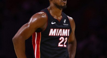 Jimmy Butler é suspenso pelo Miami Heat e não deve jogar mais pela franquia