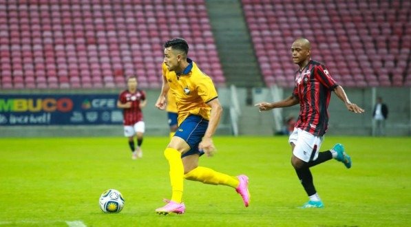 Imagem do jogo entre Retrô x Moto Club pela primeira fase das Eliminatórias da Copa do Nordeste