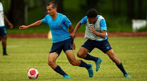 Imagem de jogador do Grêmio se preparando para a Copinha