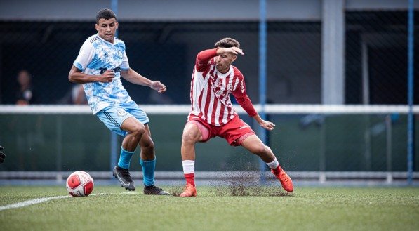 Atleta sub-20 do Náutico em ação pela Copinha 2025