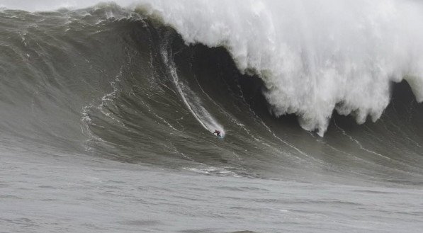 Americano pode ter alcançado novo recorde no surfe