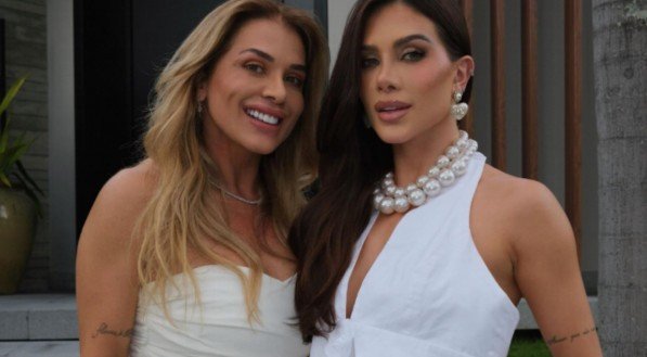 Imagem da influenciadora Flavia Pavanelli com sua mãe, Luciana.