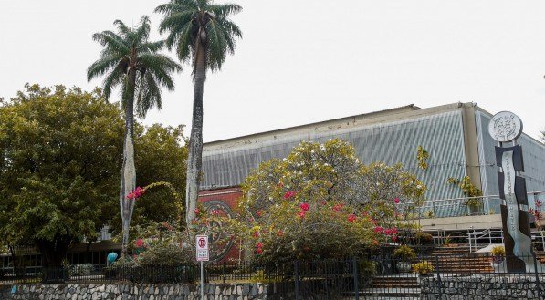 Fachada da Biblioteca Pública de Pernambuco