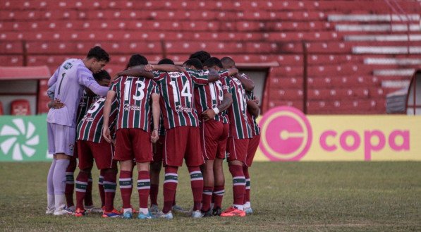 Com 100% de aproveitamento na fase inicial, o Tricolor conquistou a vitória com gols de Vagno e um contra, marcado por Raphael