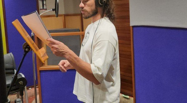 Imagem do ator Jose Loreto gravando falas para Paix&atilde;o de Cristo 2025