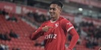 Rodrigo Atencio comemorando gol marcado pelo Independiente