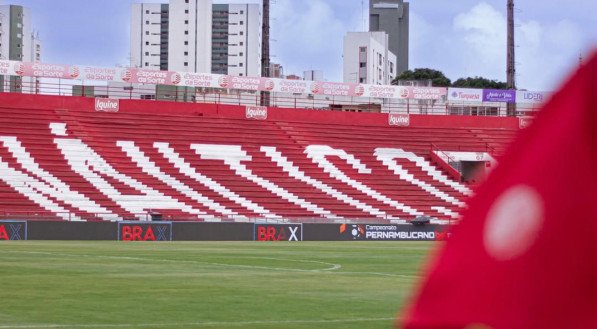 Imagem da arquibancada frontal do Estádio dos Aflitos