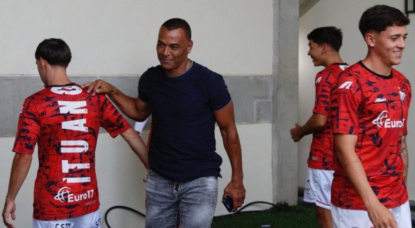 Ídolo do penta motiva jovens do Fortaleza e Ituano antes do confronto pela Copinha