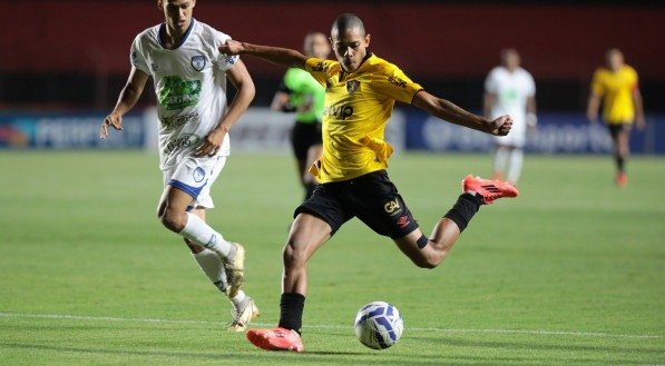 Imagem da partida entre Sport e Decisão, na Ilha do Retiro