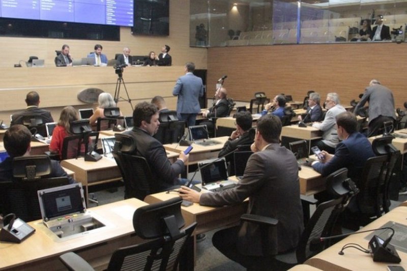 Câmara do Recife aprova projeto de lei que propõe intervalos bíblicos nas escolas