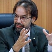 Justiça anula escolha de Diogo Moraes como líder do PSDB na Alepe e impacta CPI da Publicidade