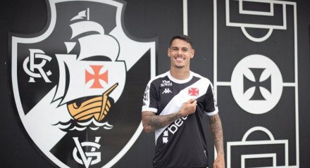 O clube fechou contrato com o jogador até o final de Dezembro de 2027.