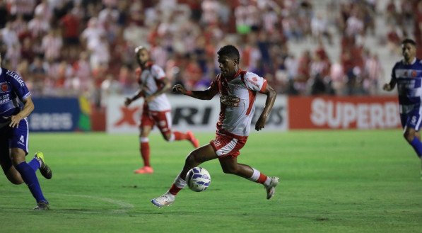 Lance do jogo entre Náutico 3x2 Jaguar pela 2ª rodada do Campeonato Pernambucano