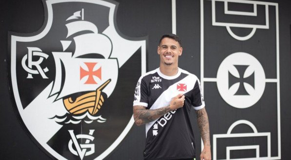 O clube fechou contrato com o jogador até o final de Dezembro de 2027.