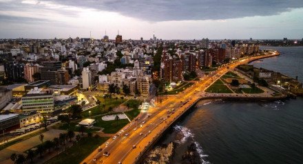 Uruguai oferece uma diversidade de atrações naturais e históricas (Imagem: Ricucci Michele | Shutterstock)