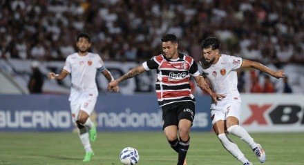 Imagem do jogo entre Santa Cruz x Petrolina pela 2ª rodada do Pernambucano