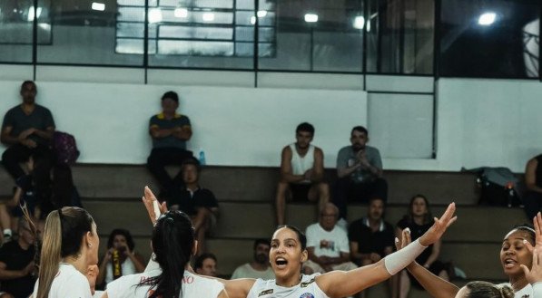 Sesc Flamengo x Paulistano Barueri se enfrentaram nesta segunda-feira (20) pela terceira rodada da Superliga feminina de vôlei