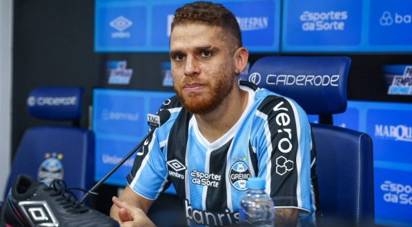 O volante colombiano foi apresentado pelo Grêmio nesta segunda, mostrou ansiedade pela estreia e também falou sobre a negociação com o rival gaúcho.