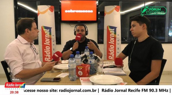 Fórum Esportivo, da Rádio Jornal, com Bruno Rodrigues e os repórteres João Victor Amorim e Raldney Alves