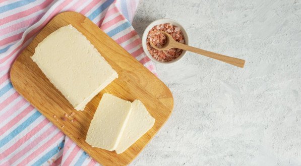 Queijo vegano de tofu (Imagem: Nadezhda K | ShutterStock)