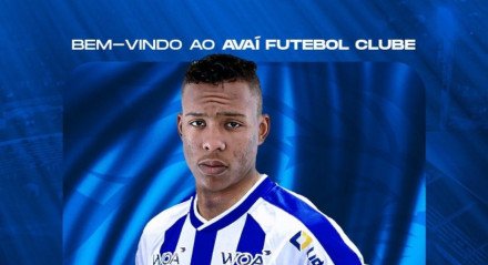 O jogador de 28 anos estava no Arouca, de Portugal, assinou contrato com o Leão da Ilha válido até o final de novembro de 2025.