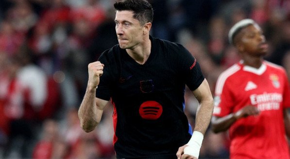 Clube catalão chegou a estar perdendo por dois gols de diferença, mas conseguiu incrível virada