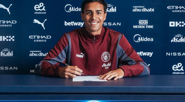 Seu contrato é válido por quatro anos e meio