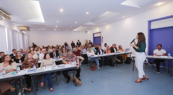 Mirella Almeida, prefeita de Olinda, reúne secretariado e estabelece metas: 'Vou cobrar resultados'