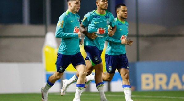 Jogadores da Seleção Brasileira Sub-20 em treinamento