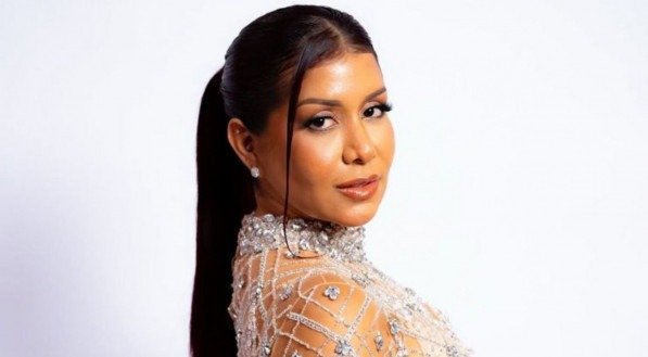 Imagem da cantora Priscila Senna, uma das atrações do Ensaios da Anitta