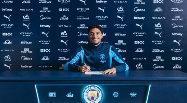 Omar Marmoush é o terceiro reforço do City na janela