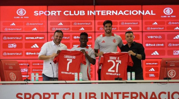 O zagueiro de 23 anos e o atacante colombiano foram apresentados ao torcedor Colorado na última quinta-feira (23) no Beira-Rio, em entrevista coletiva.