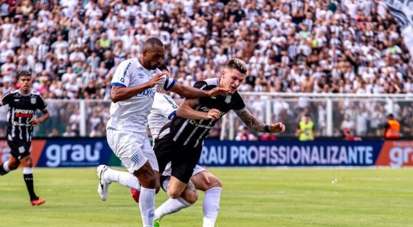 Duelo entre Avaí e Figueirense