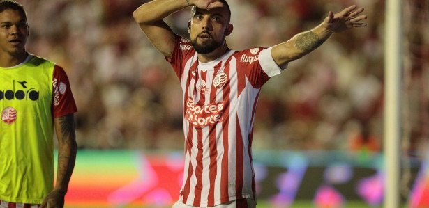 Paulo Sérgio desfalca Náutico no clássico contra Sport