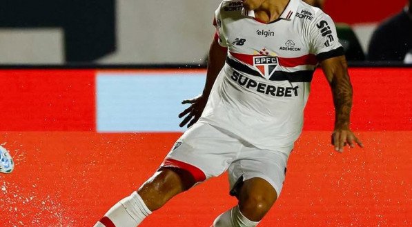 São Paulo leva no majestoso com primeiro gol de Oscar após sua volta