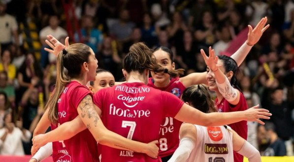 O Paulistano Barueri recebeu o Dentil Praia Clube nesta terça-feira (28) pela 4ª rodada do returno da Superliga feminina de vôlei e venceu o rival de virada